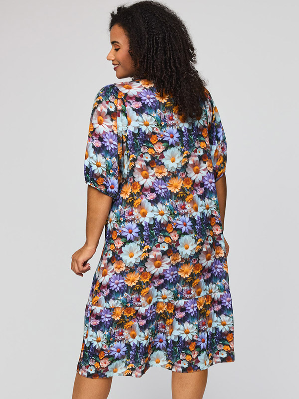 SAGNETHE - Plus Size Kjole fra Studio