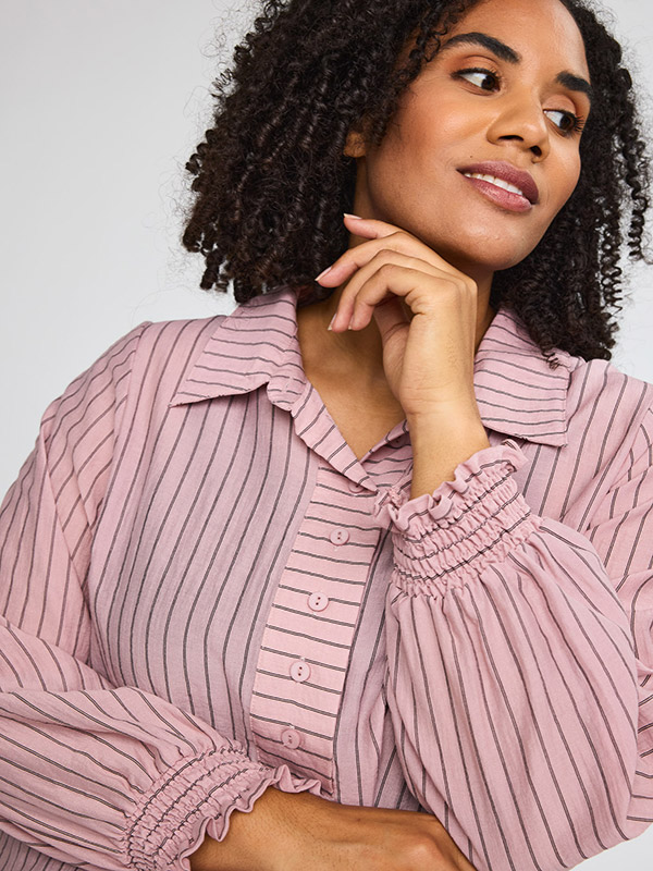 SAYLA - Plus Size Kjole fra Gozzip Black