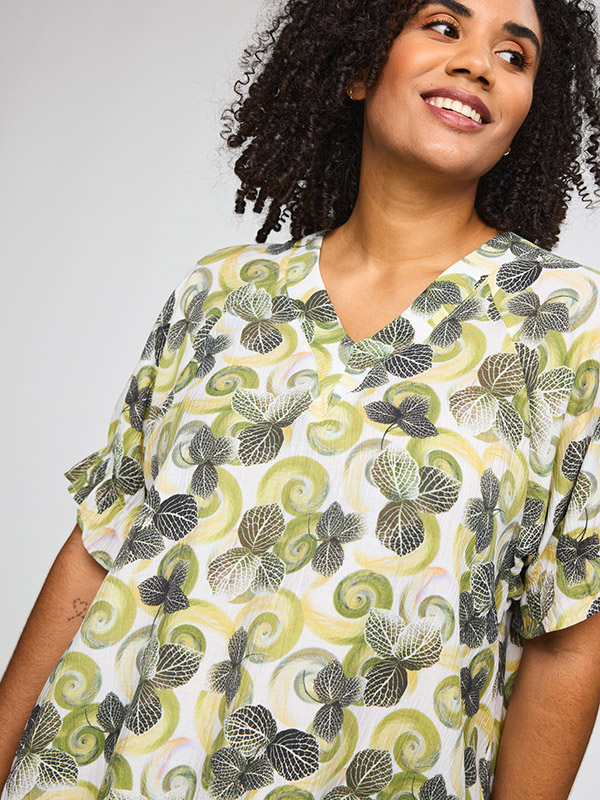 SDASIE - Plus Size Bluse fra Studio