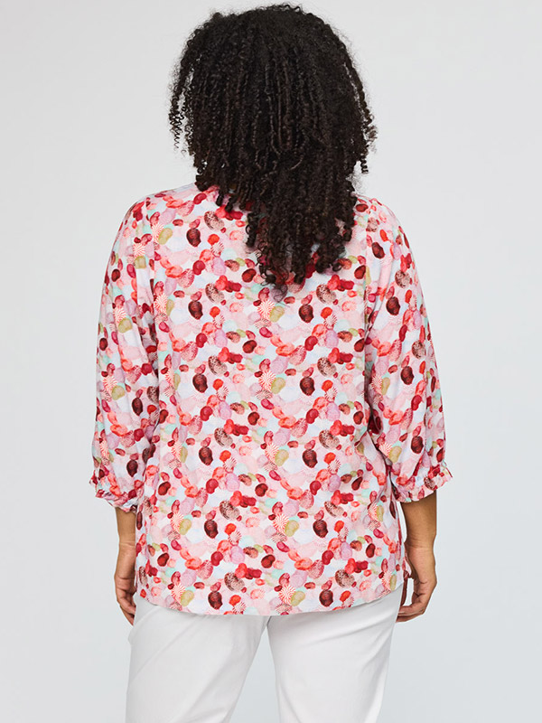 SJUSTINA - Plus Size Bluse fra Studio