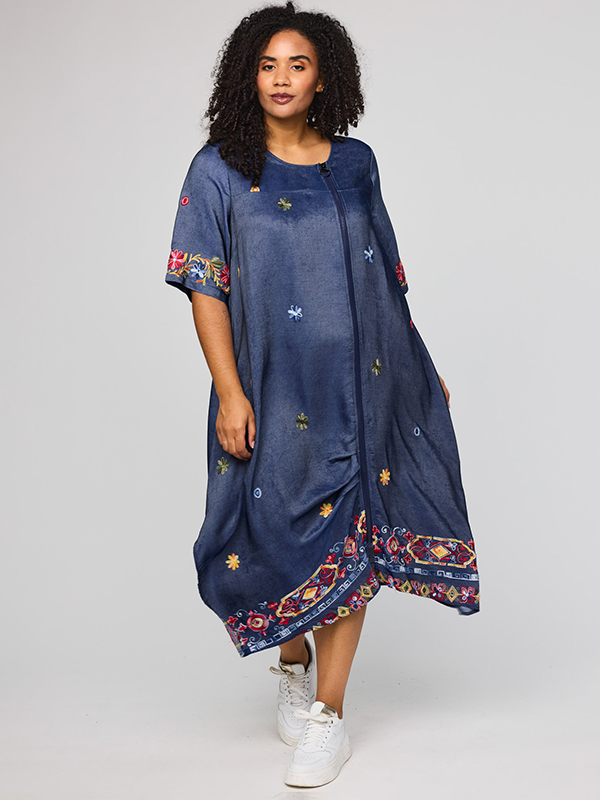 SNOELLA - Plus Size Kjole fra Studio