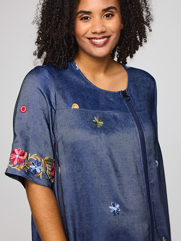 SNOELLA - Plus Size Kjole fra Studio