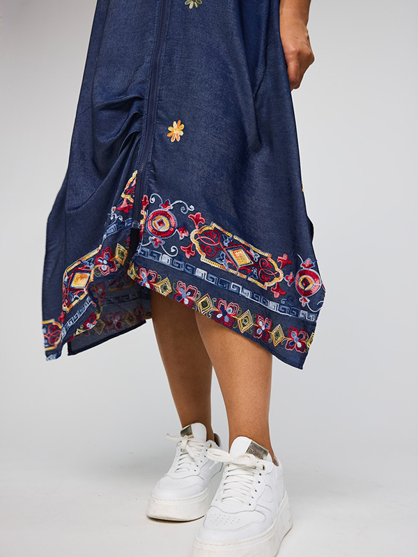 SNOELLA - Plus Size Kjole fra Studio