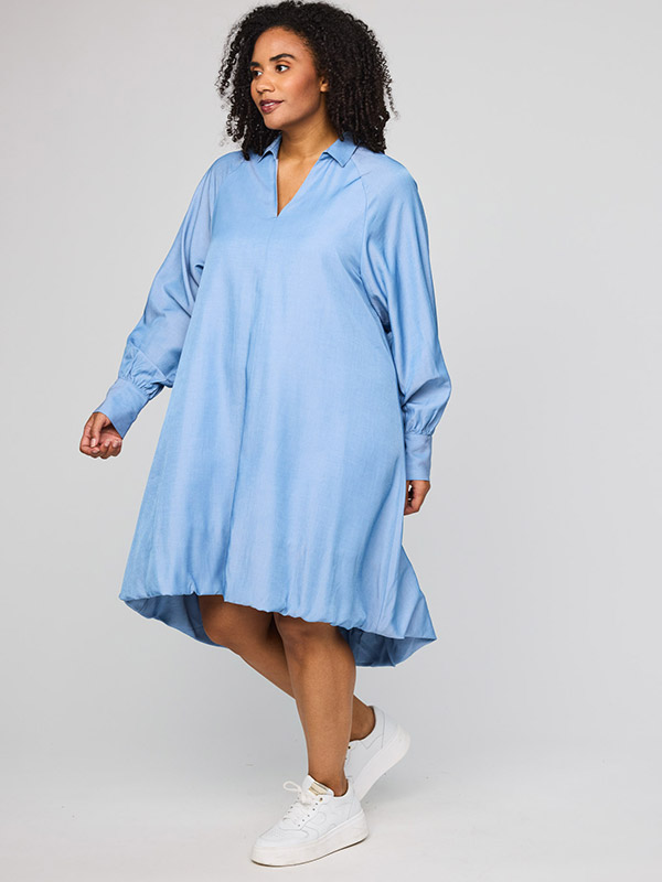 SLILLIE - Plus Size Kjole fra Studio