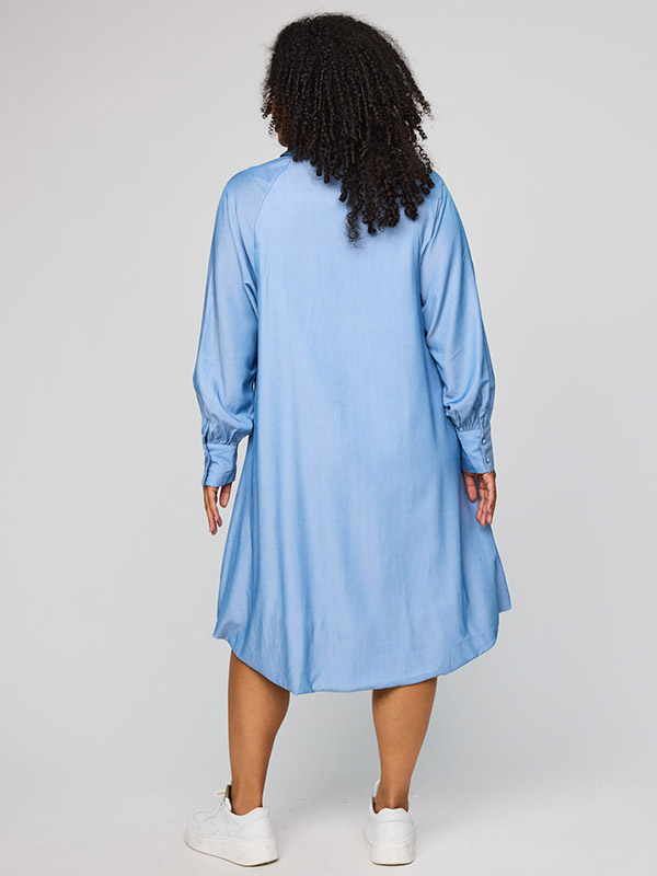 SLILLIE - Plus Size Kjole fra Studio