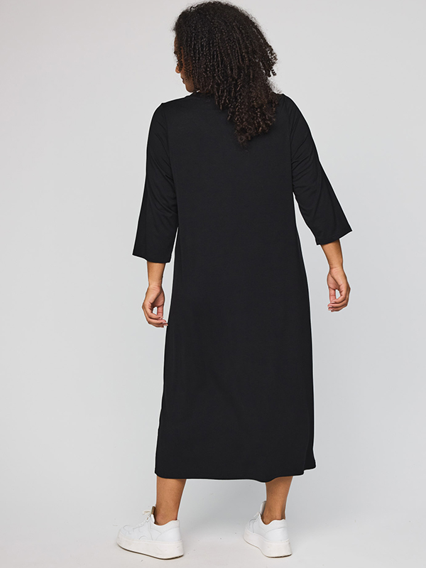 SZOLA - Plus Size Kjole fra Studio