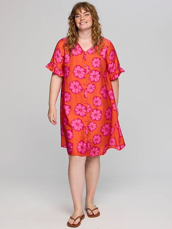 SADA - Plus Size Kjole fra Studio