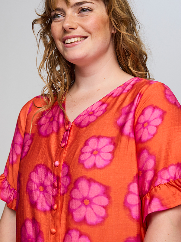 SADA - Plus Size Kjole fra Studio