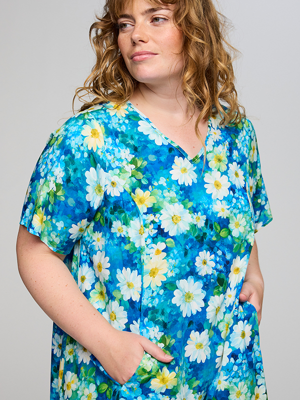 SBIRGITTE - Plus Size Kjole fra Studio