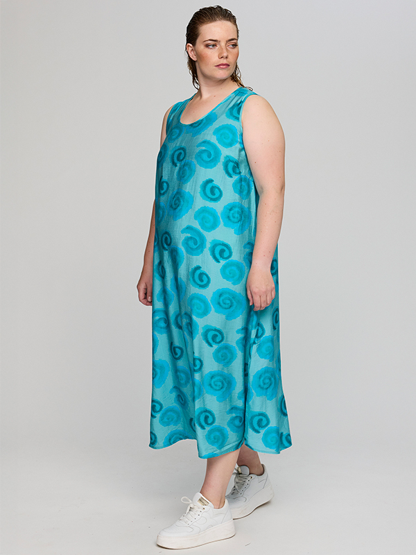 SIDUN - Plus Size Kjole fra Studio