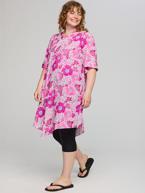 SALESSIA - Plus Size Kjole fra Studio