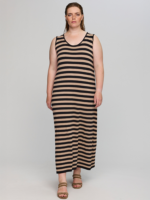 SDOLLY - Plus Size Kjole fra Studio