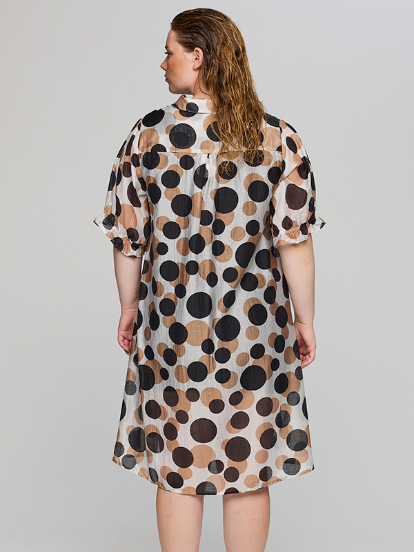 SGUNDA - Plus Size Kjole fra Studio