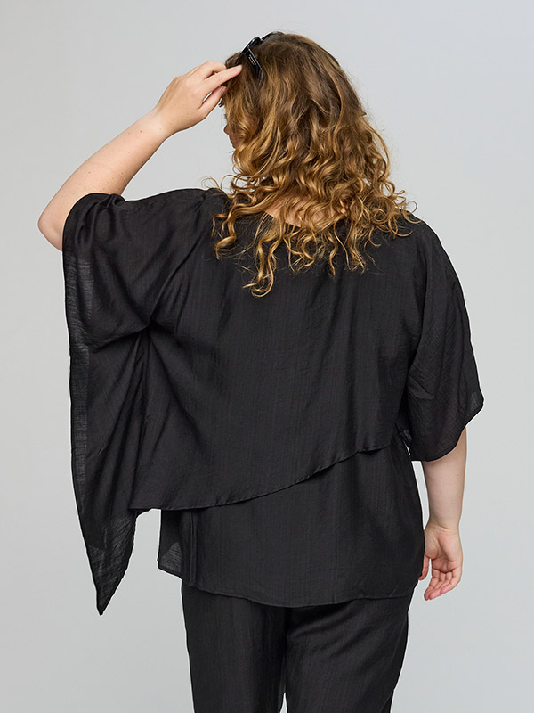 SATHENA - Plus Size Bluse fra Studio