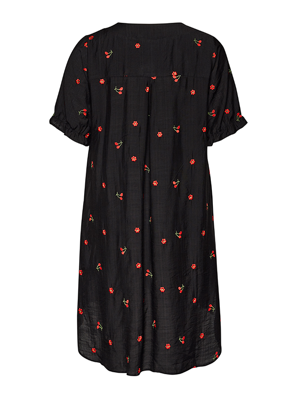 SELMA - Plus Size Kjole fra Studio