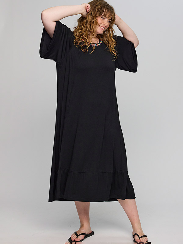 SBONNIE - Plus Size Kjole fra Studio