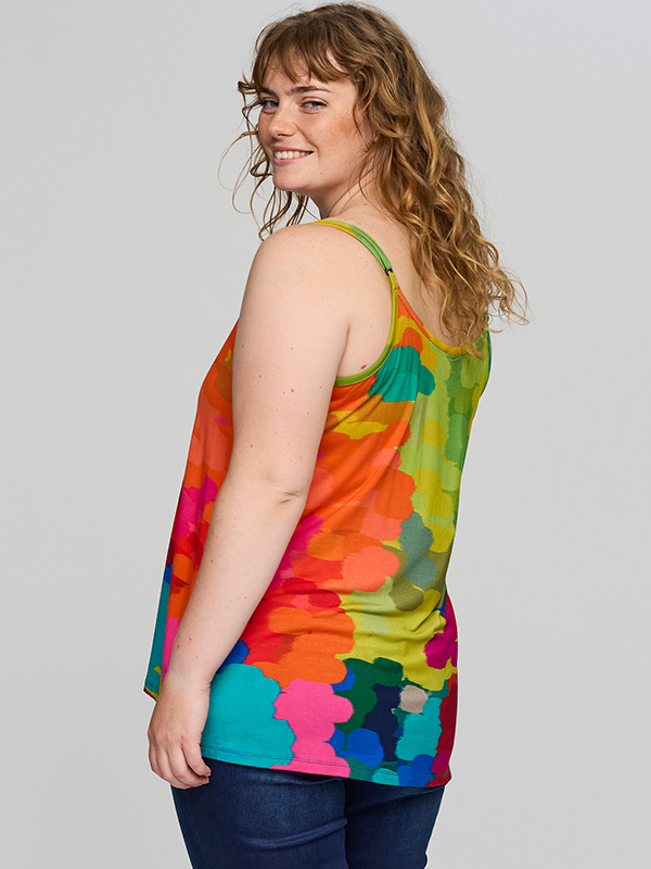 SKATHY - Plus Size Topp fra Studio