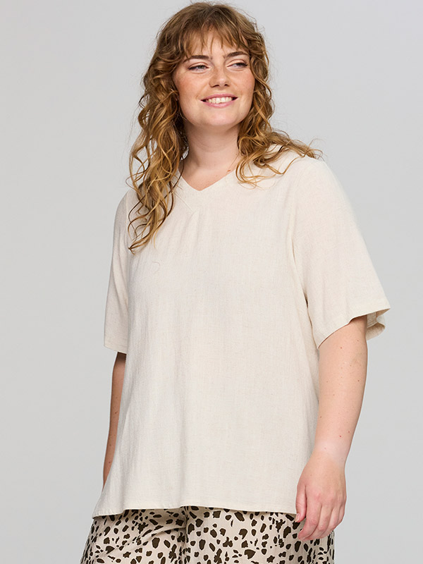 SCANDICE - Plus Size Bluse fra Studio