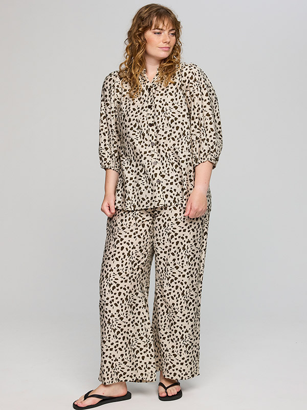 SCAROLINE - Plus Size Bluse fra Studio