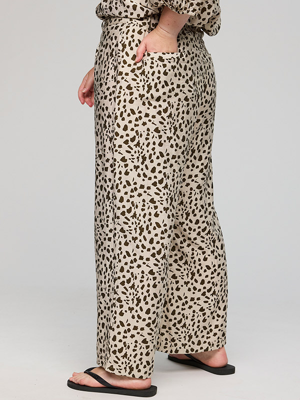 SCASSANDRA - Plus Size Bukser fra Studio