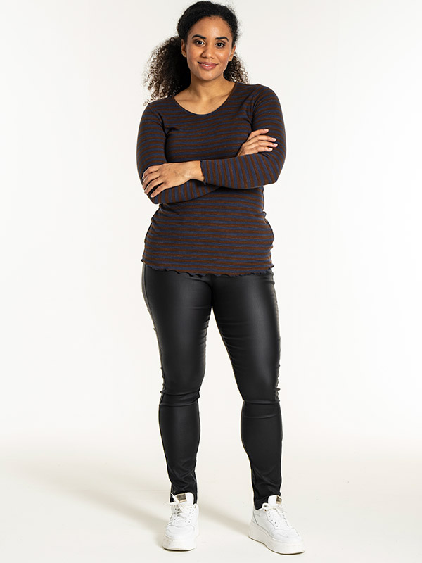 RIB - Plus Size Bluse fra Sandgaard