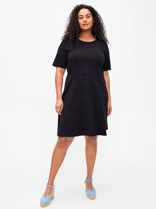 POLLY - Plus Size Kjole fra Zizzi