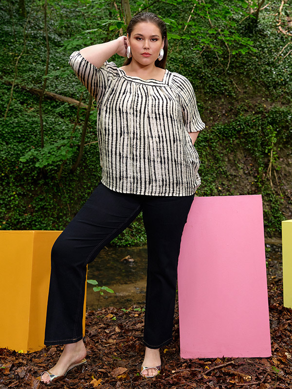 WA-VARINKA - Plus Size Bluse fra Wasabi Concept