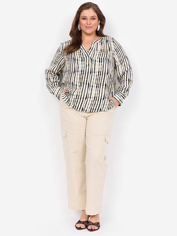 WA-VARINKA - Plus Size Bluse fra Wasabi Concept