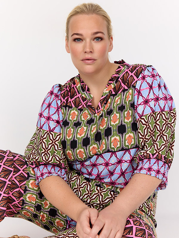 WA-MELIKA - Plus Size Bluse fra Wasabi Concept