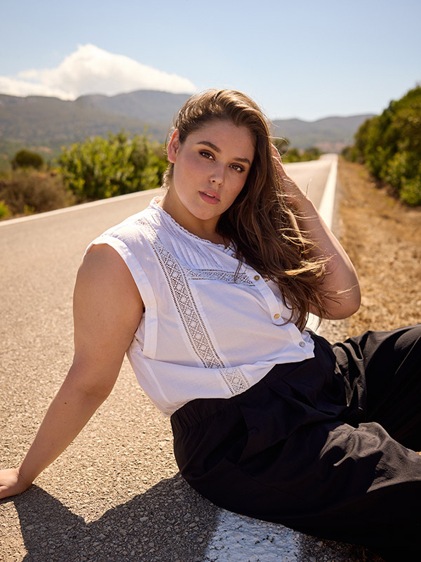 WA-MARY - Plus Size Topp fra Wasabi Concept