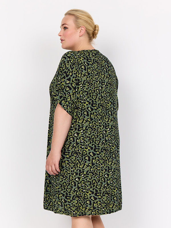 WA-MELINA - Plus Size Kjole fra Wasabi Concept
