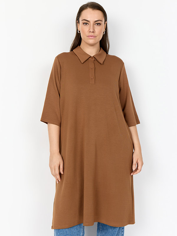 WA-SABINA - Plus Size Kjole fra Wasabi Concept