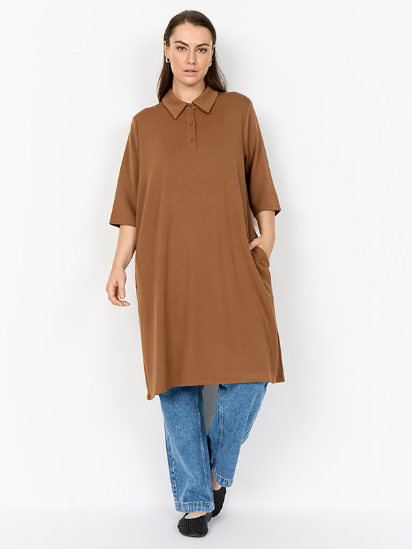 WA-SABINA - Plus Size Kjole fra Wasabi Concept