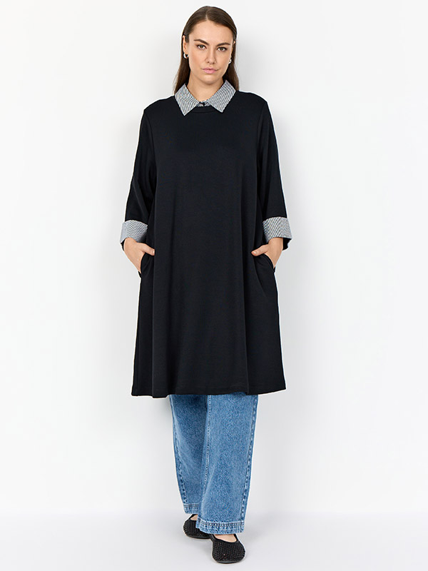 WA-SABINA - Plus Size Kjole fra Wasabi Concept