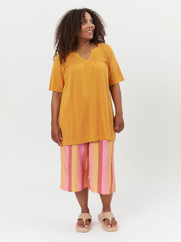 BRYNDIS  - Plus Size Bluse fra Adia