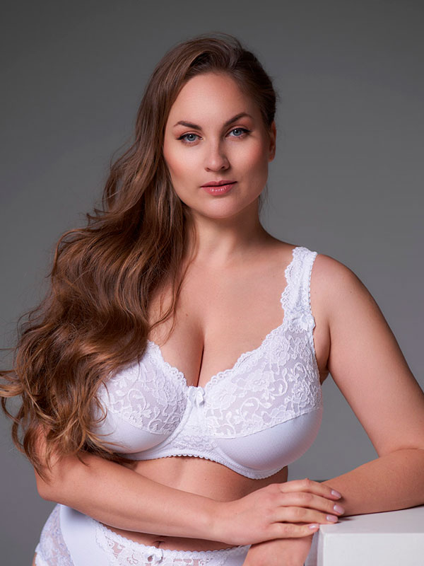 BEATE PLAIN - Plus Size BH med bøyle fra Plaisir