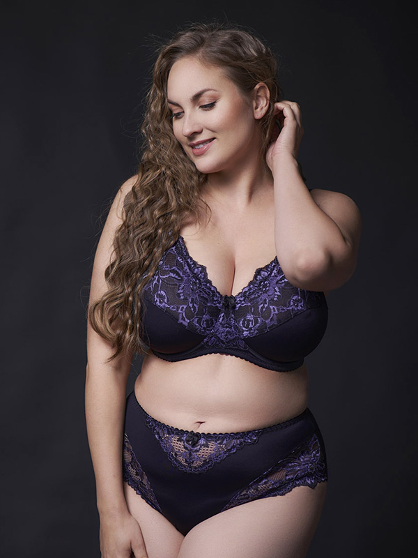 BEATE PLAIN - Plus Size BH med bøyle fra Plaisir