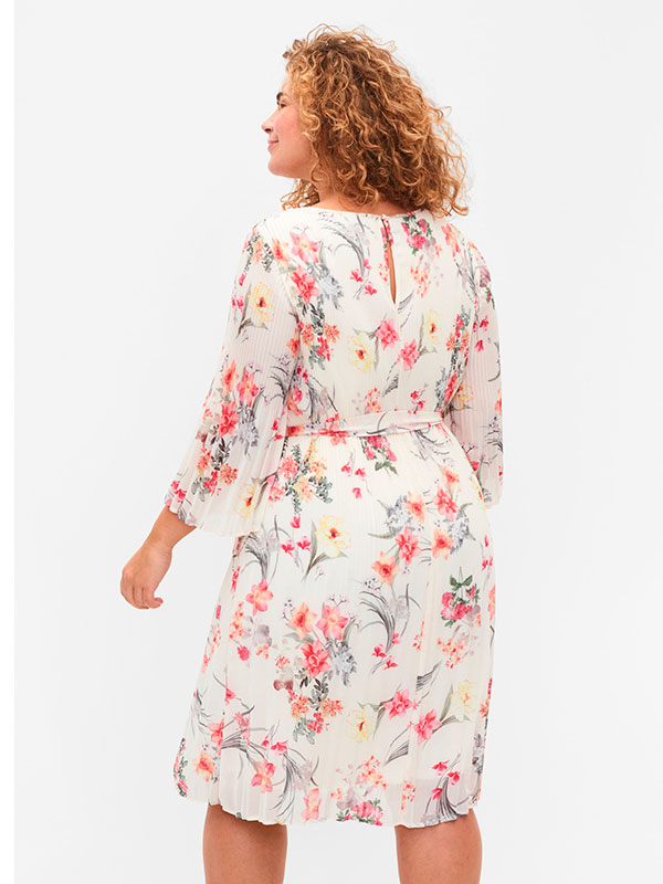 Hvit plissé kjole med blomsterprint fra Zizzi