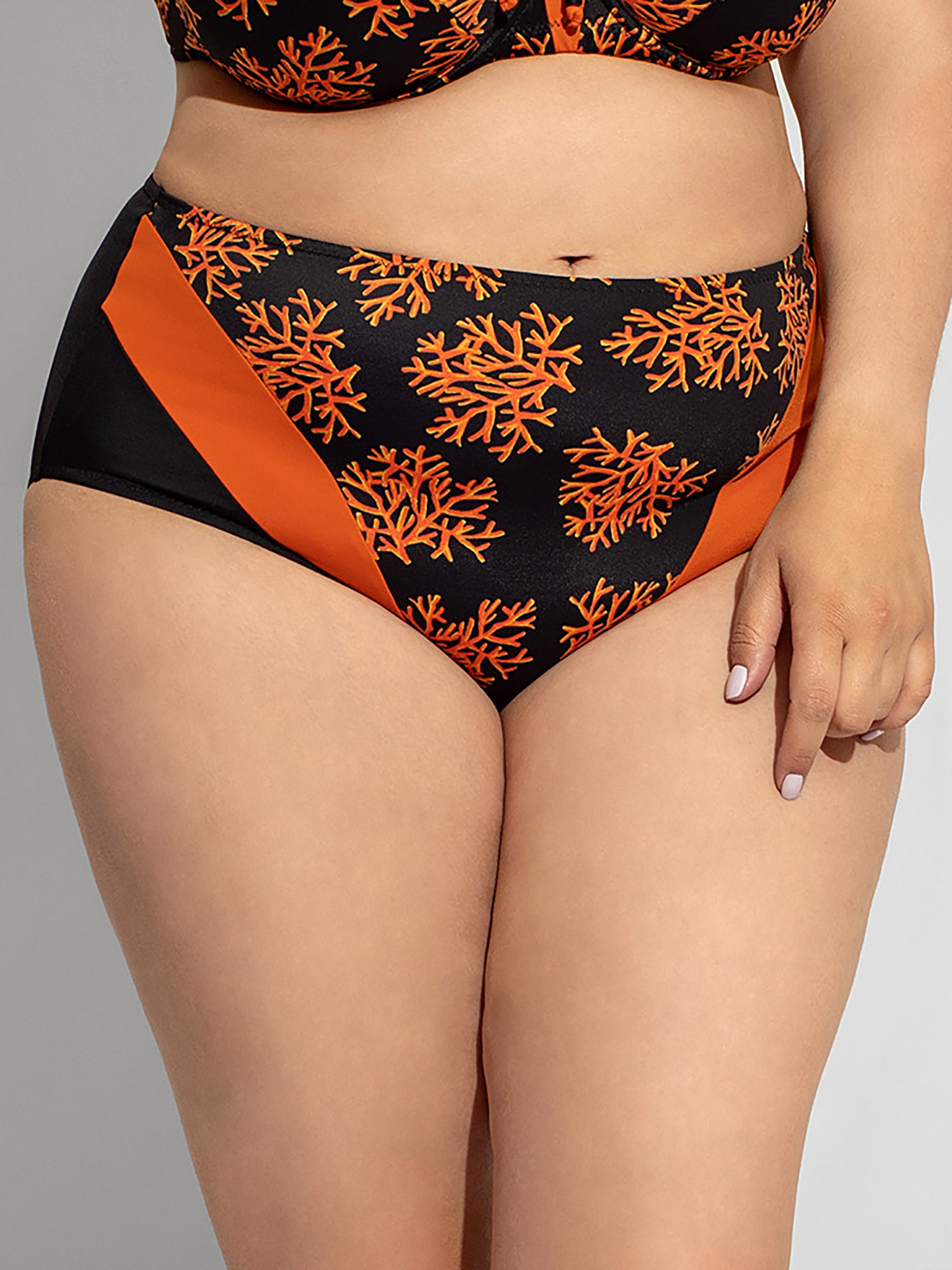 Maxi - Sort bikini truse med oransje print fra Plaisir