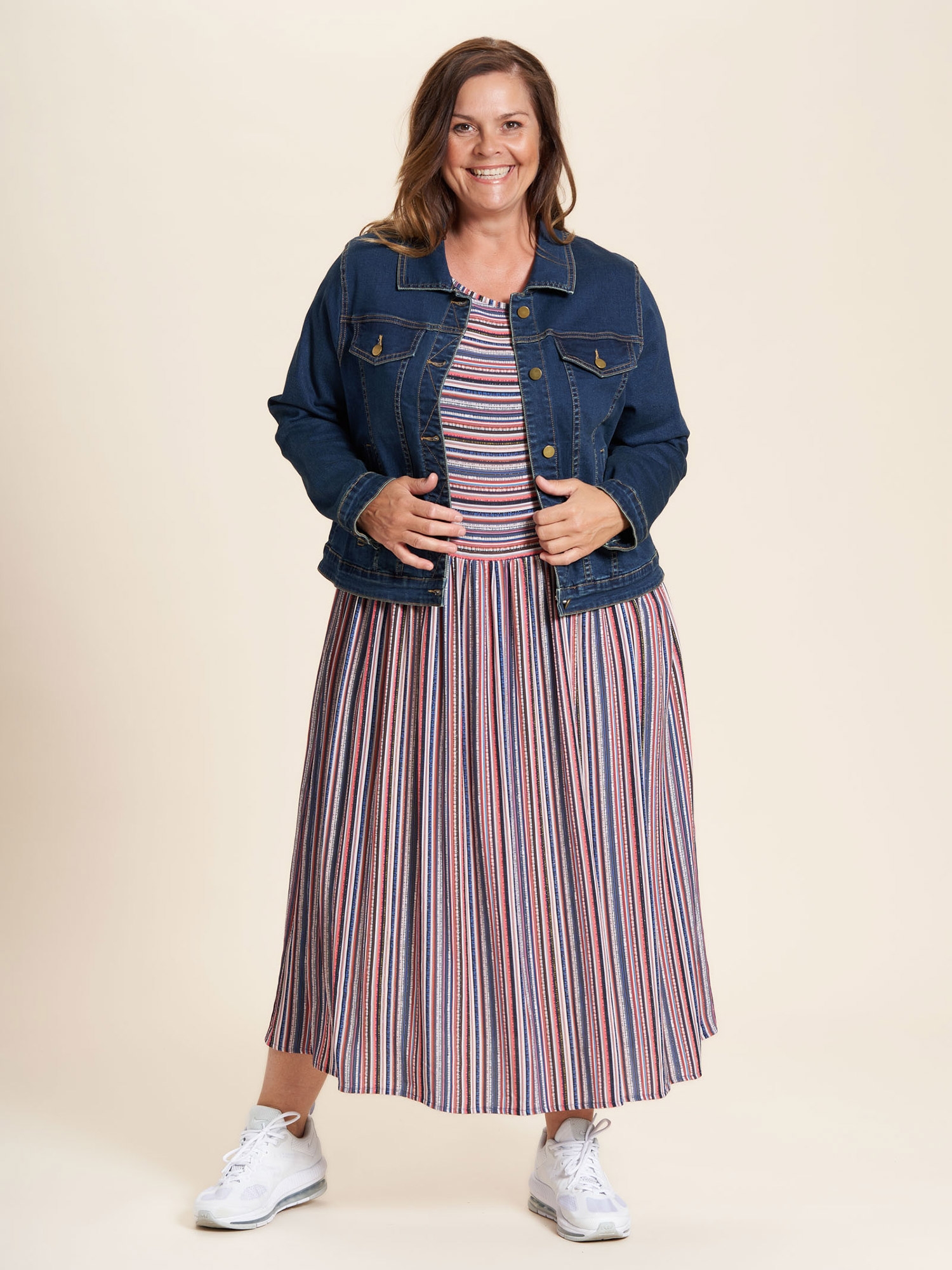 MAYA - Plus Size Jakke fra Gozzip