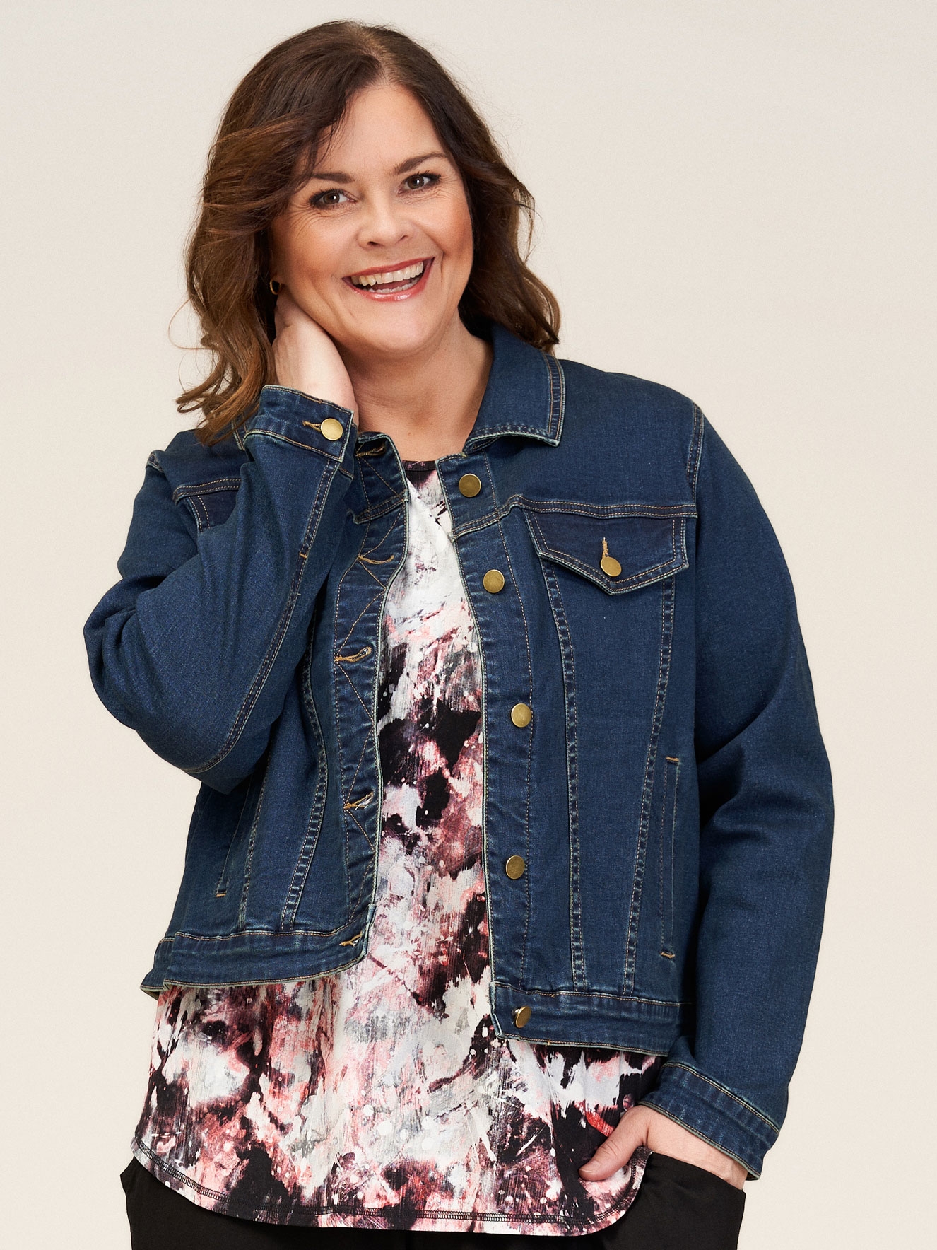 MAYA - Plus Size Jakke fra Gozzip