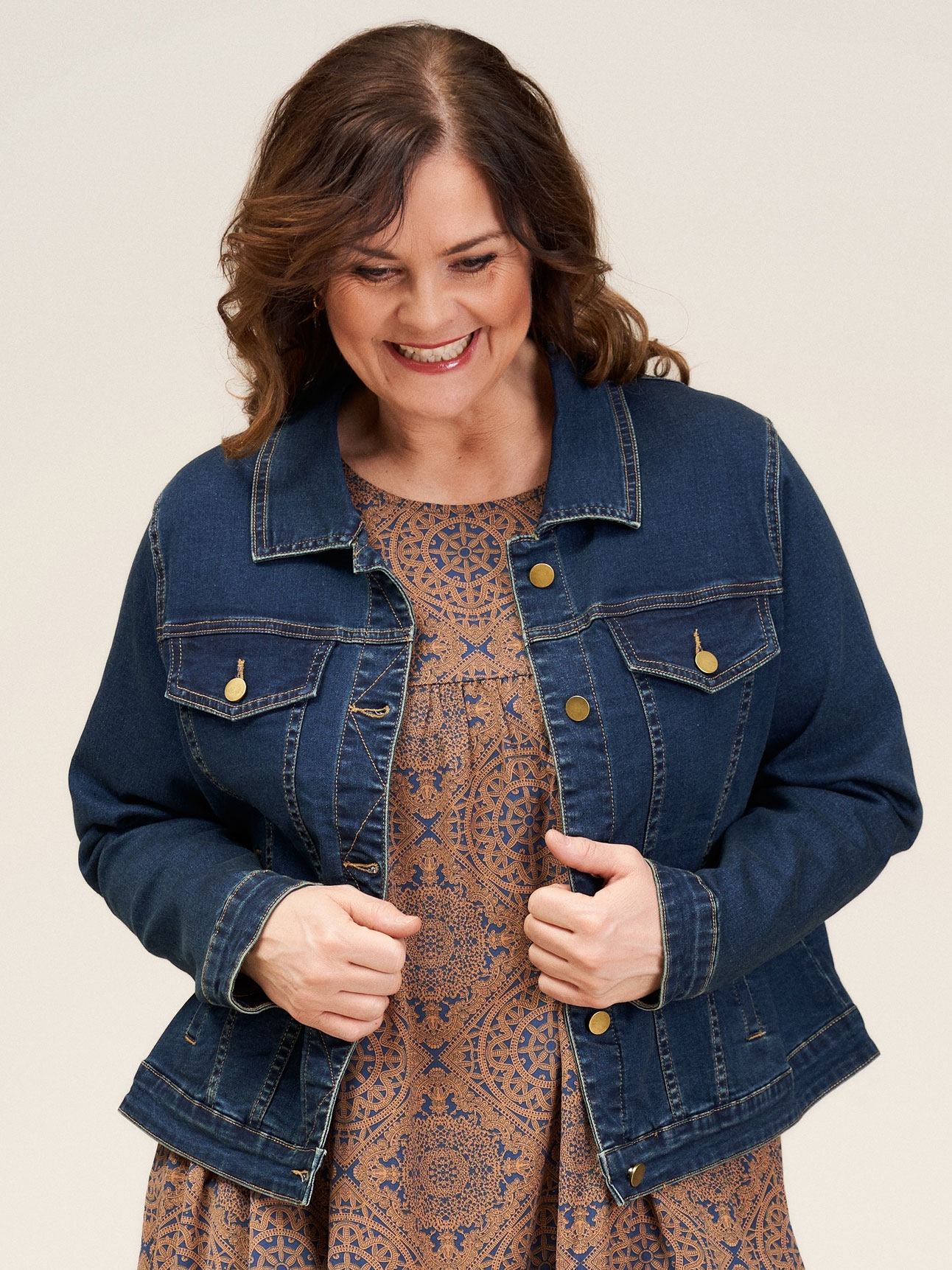 MAYA - Plus Size Jakke fra Gozzip