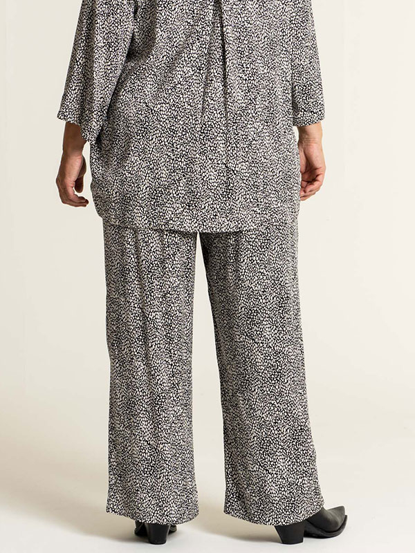 MARGRETHE  - Plus Size Bukser fra Gozzip