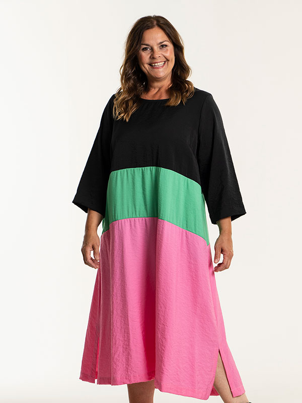 BENTE - Lang kjole i 3 farger fra Gozzip