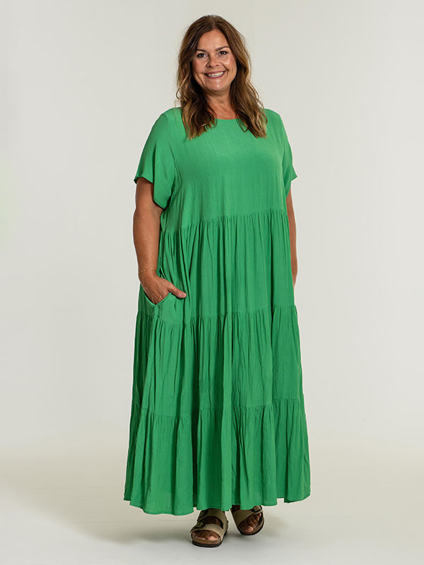 SUSSIE - Lang grønn kjole i 100% Viskose fra Gozzip