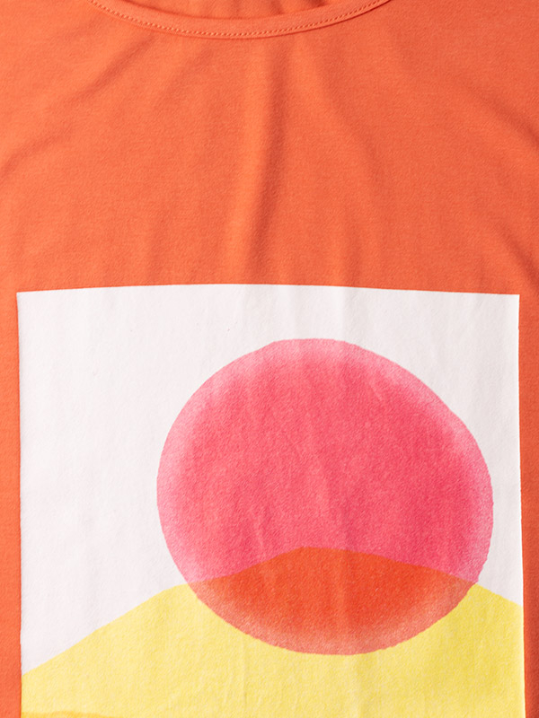 GITTE - Oransje t-skjorte med sol print fra Gozzip