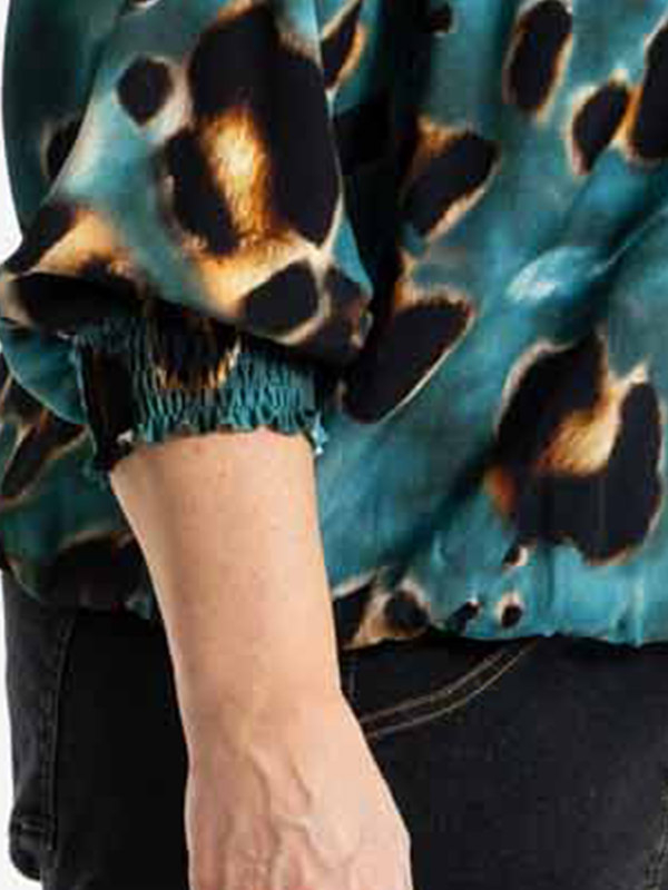 THILDE - Petroleum bluse med leopardprint fra Gozzip