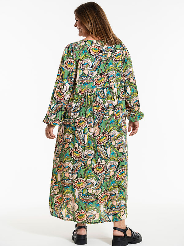 BETINE - Plus Size Kjole fra Gozzip