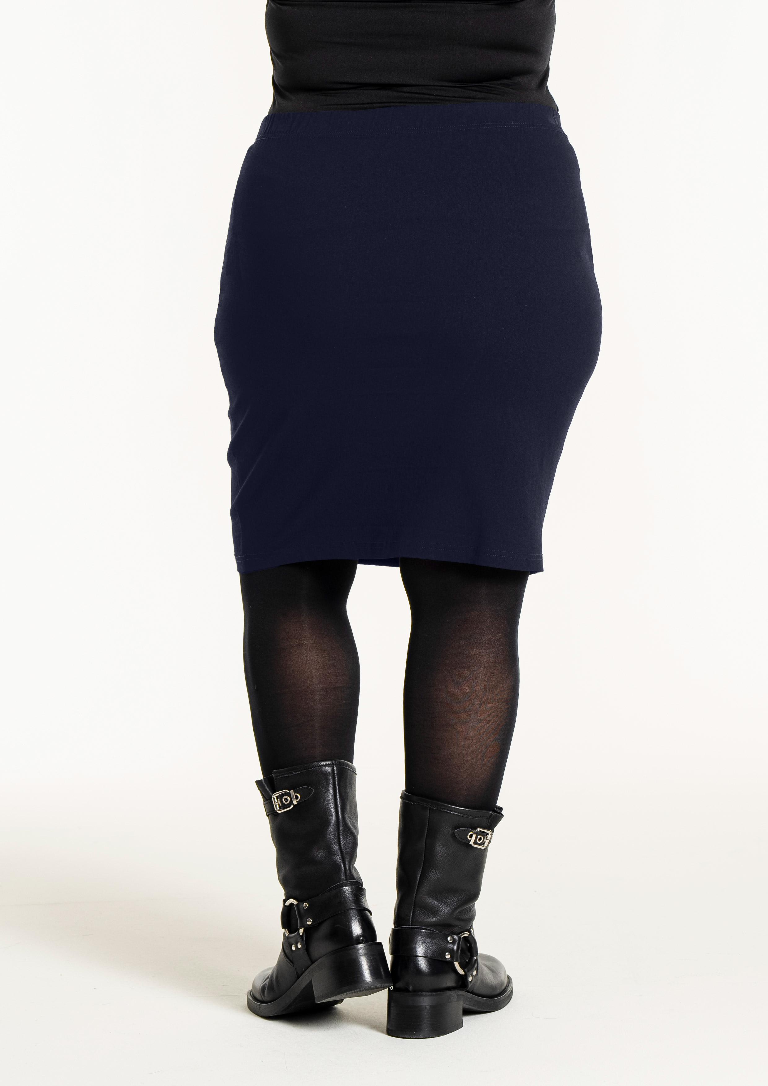 CLARE - Plus Size Skjørt fra Gozzip