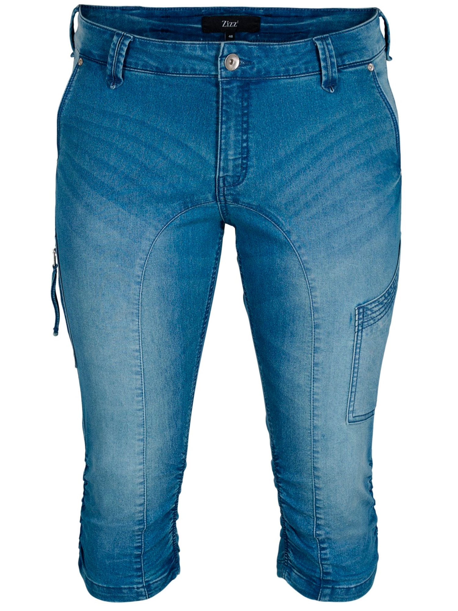 Lys denim capri med glidelås- og rynkedetalje fra Zizzi